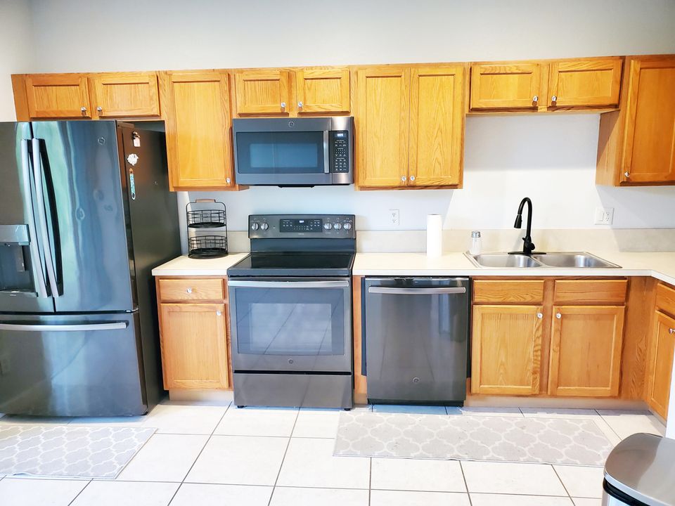 En Venta: $355,000 (3 camas, 2 baños, 1651 Pies cuadrados)