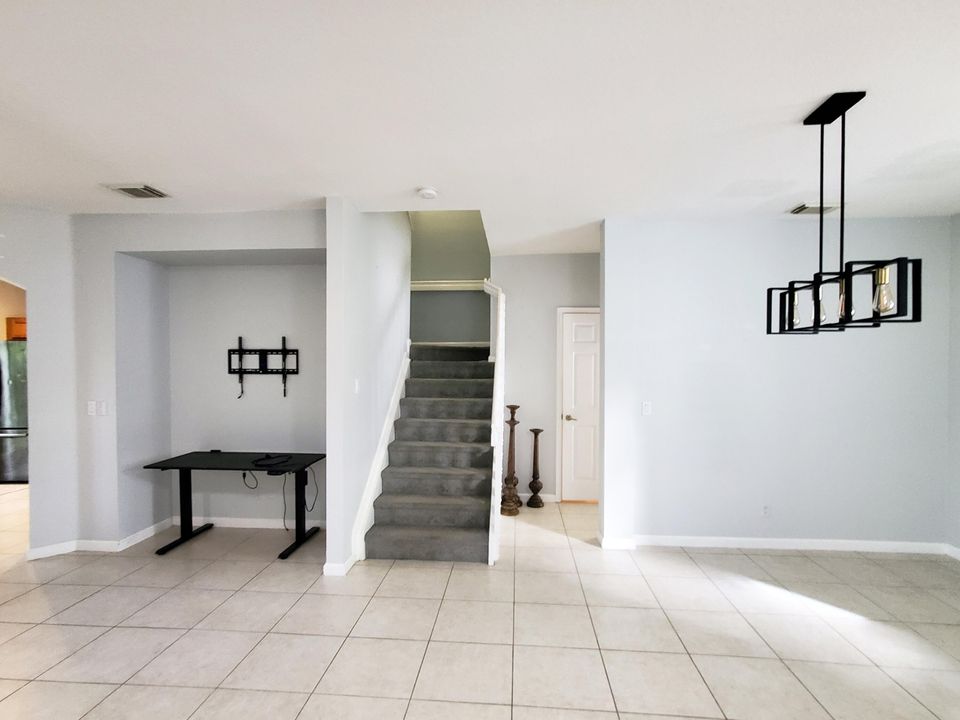 En Venta: $355,000 (3 camas, 2 baños, 1651 Pies cuadrados)