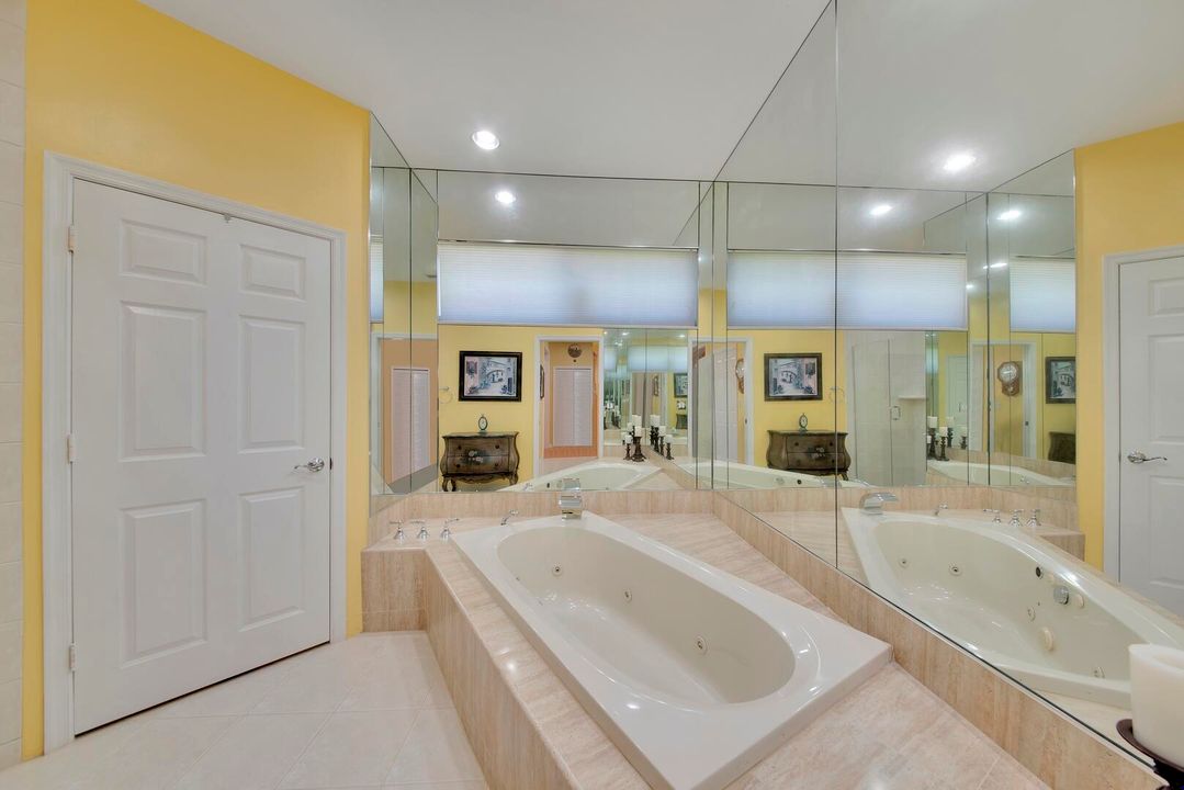 合同活跃: $799,900 (3 贝兹, 2 浴室, 2150 平方英尺)