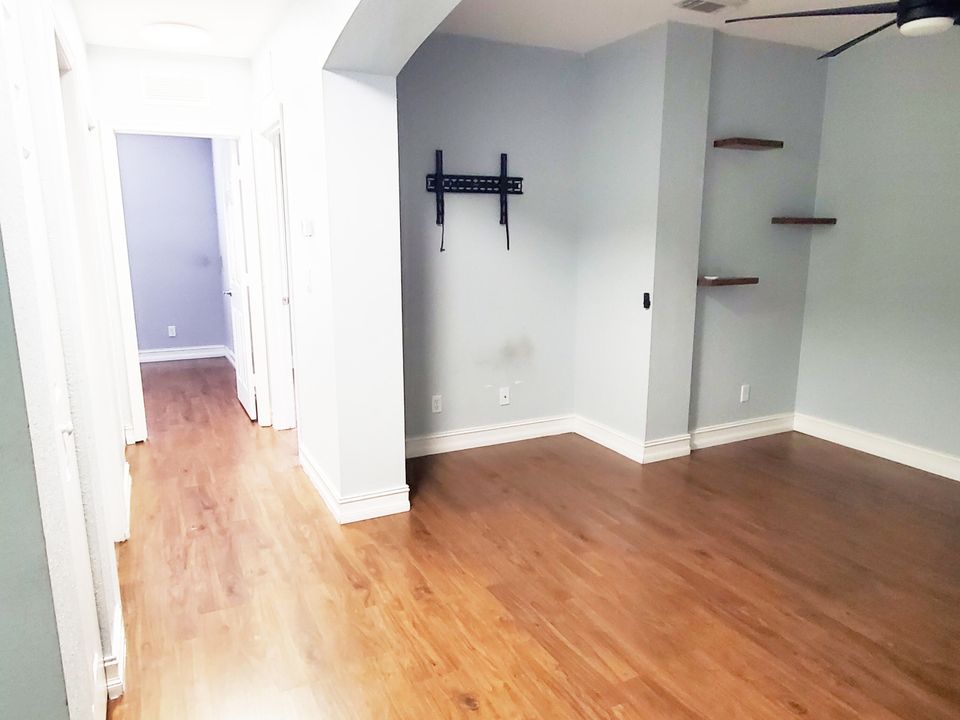 En Venta: $355,000 (3 camas, 2 baños, 1651 Pies cuadrados)