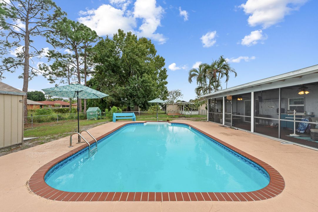 For Sale: $389,000 (3 beds, 2 baths, 1453 Square Feet)