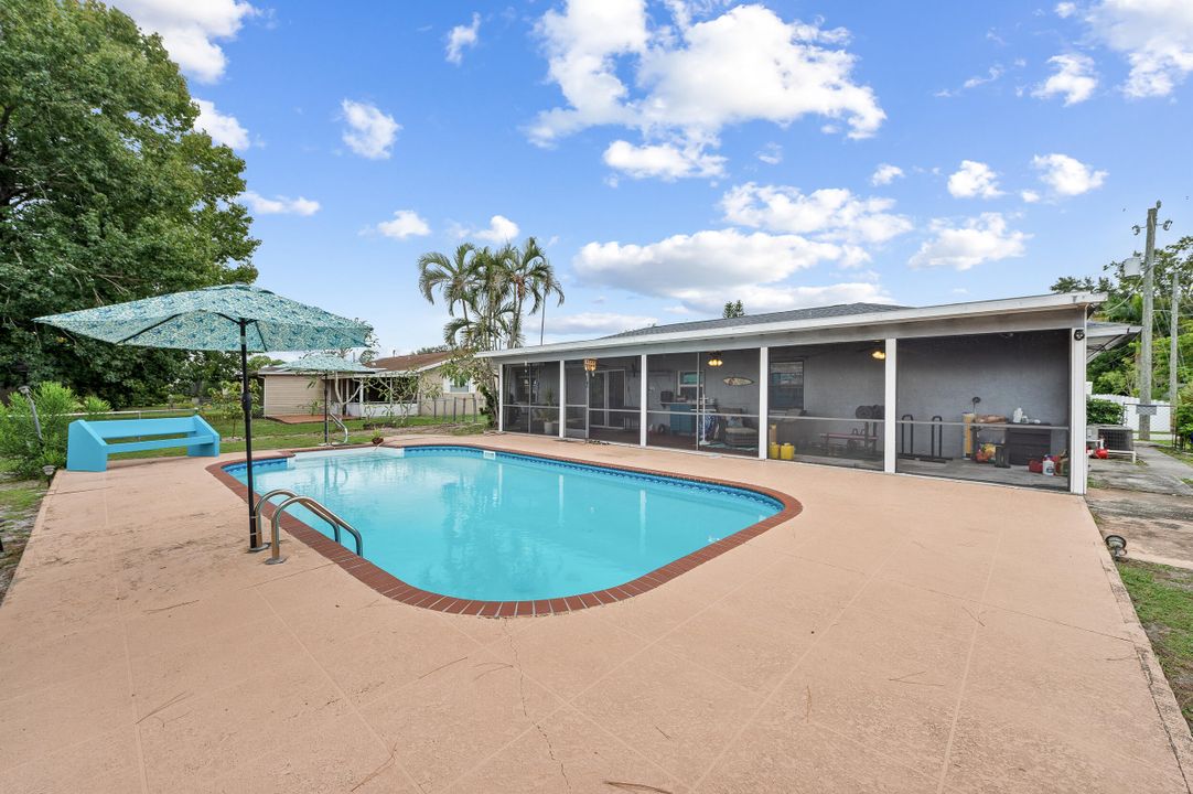 For Sale: $389,000 (3 beds, 2 baths, 1453 Square Feet)