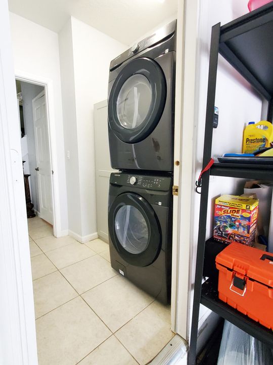 En Venta: $355,000 (3 camas, 2 baños, 1651 Pies cuadrados)