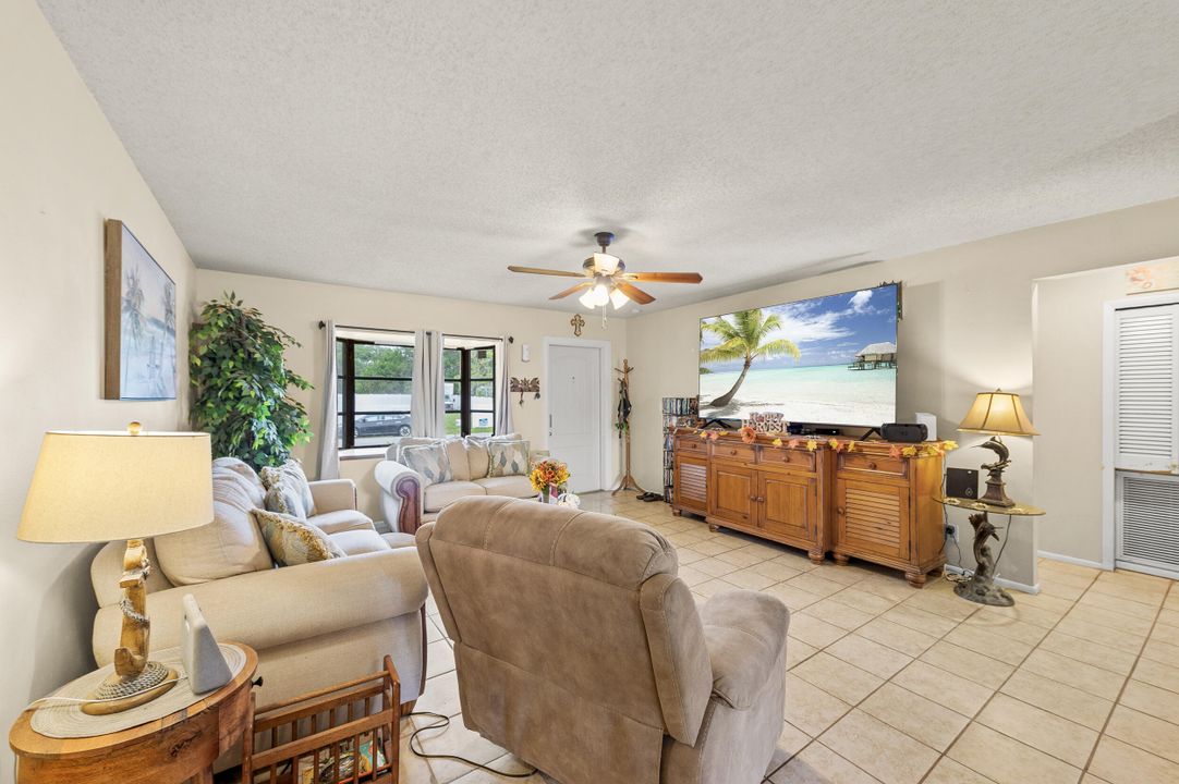 For Sale: $389,000 (3 beds, 2 baths, 1453 Square Feet)