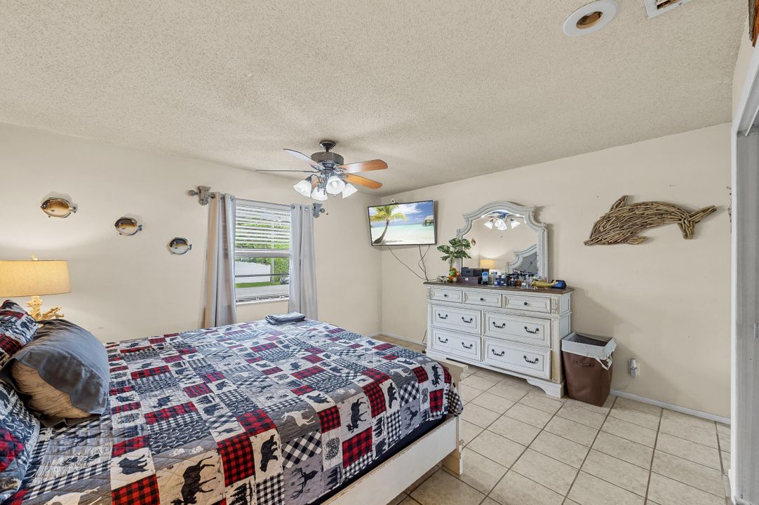 For Sale: $389,000 (3 beds, 2 baths, 1453 Square Feet)