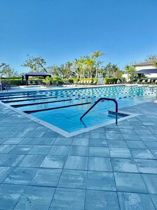 Active With Contract: $989,000 (3 beds, 3 baths, 2753 Square Feet)