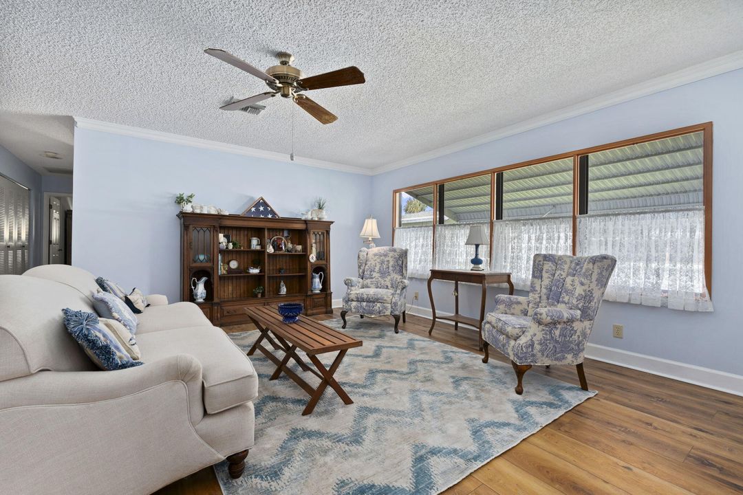 На продажу: $199,000 (2 спален, 2 ванн, 1409 Квадратных фут)