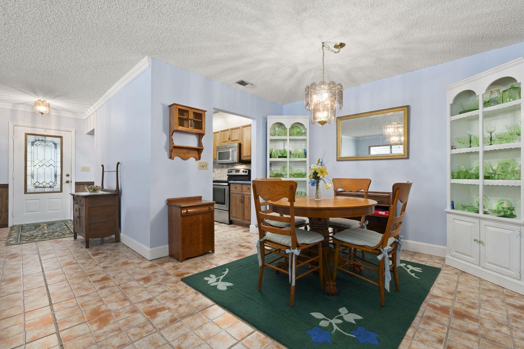 На продажу: $199,000 (2 спален, 2 ванн, 1409 Квадратных фут)