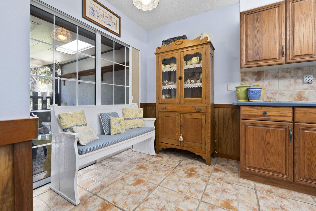 На продажу: $199,000 (2 спален, 2 ванн, 1409 Квадратных фут)