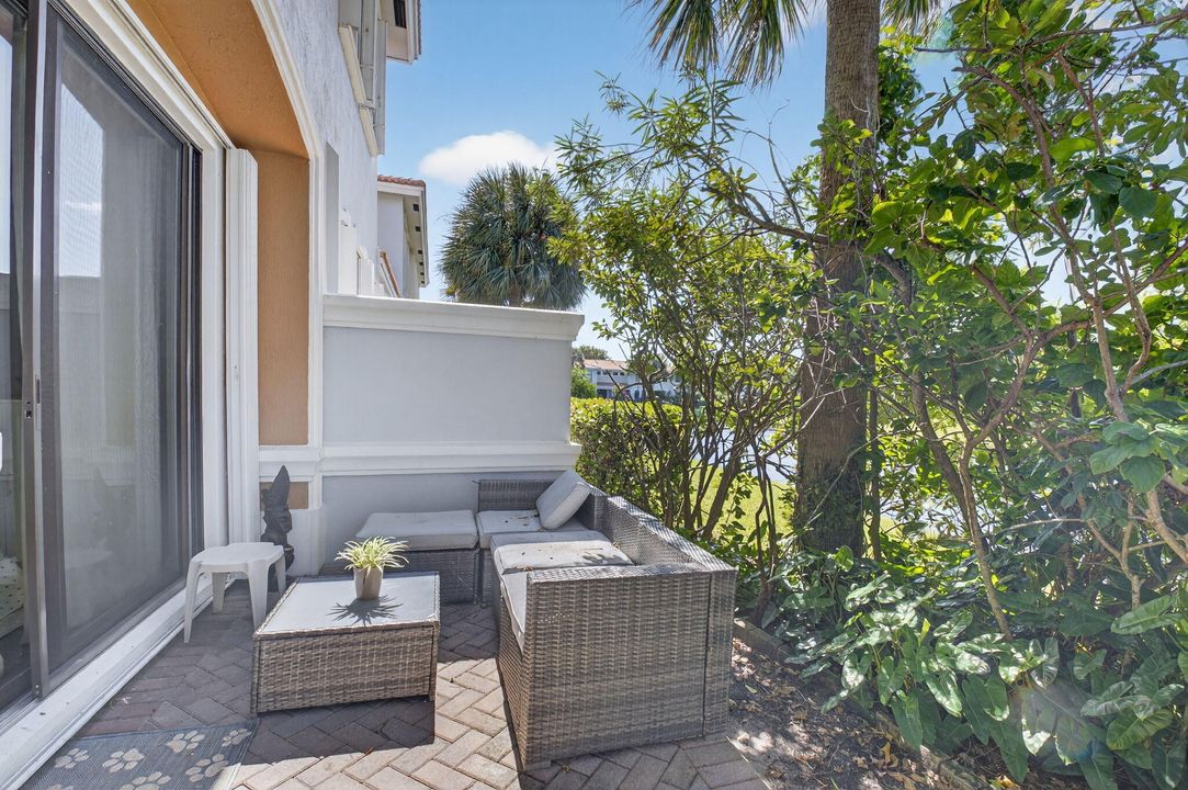 合同活跃: $490,000 (3 贝兹, 2 浴室, 1911 平方英尺)