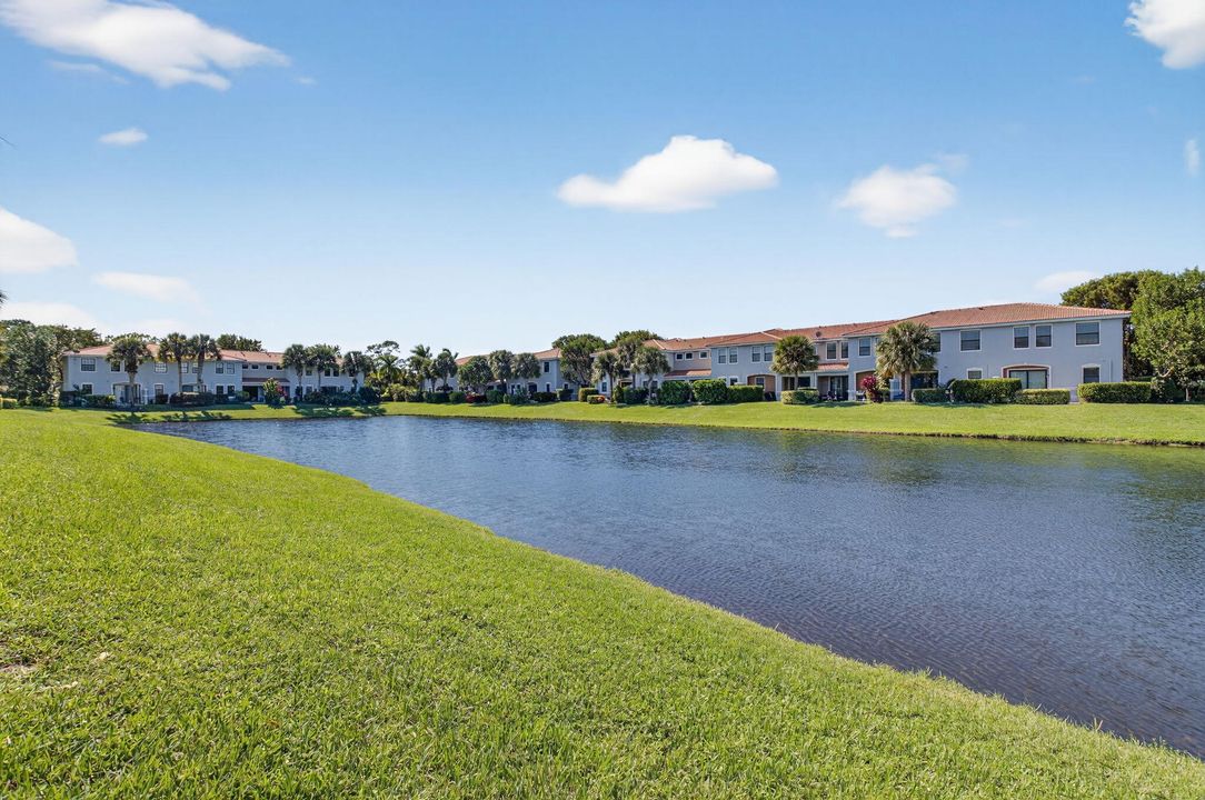 合同活跃: $490,000 (3 贝兹, 2 浴室, 1911 平方英尺)