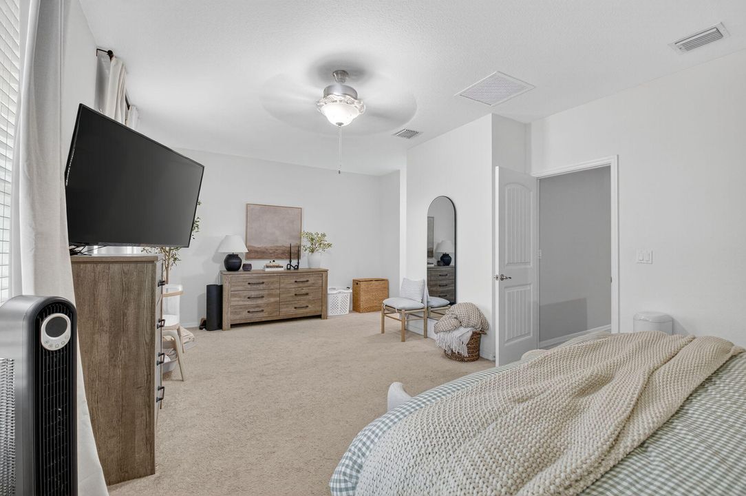 合同活跃: $490,000 (3 贝兹, 2 浴室, 1911 平方英尺)