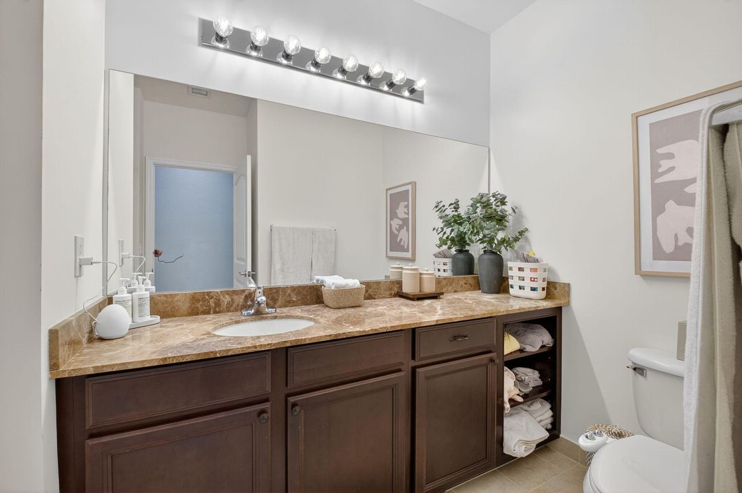 合同活跃: $490,000 (3 贝兹, 2 浴室, 1911 平方英尺)