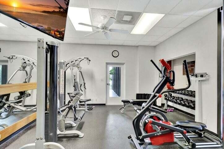 For Sale: $749,900 (2 beds, 2 baths, 1435 Square Feet)