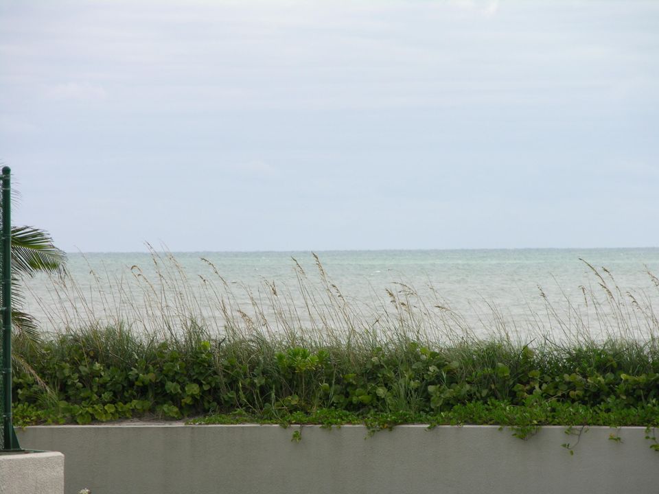 For Sale: $749,900 (2 beds, 2 baths, 1435 Square Feet)