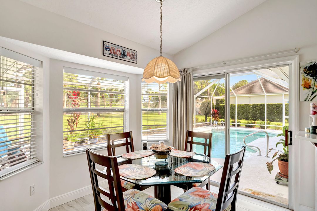 En Venta: $740,000 (4 camas, 3 baños, 2456 Pies cuadrados)