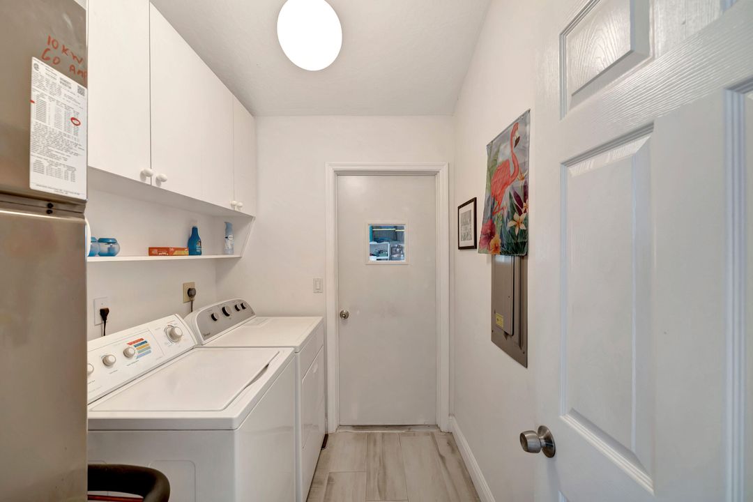 En Venta: $740,000 (4 camas, 3 baños, 2456 Pies cuadrados)