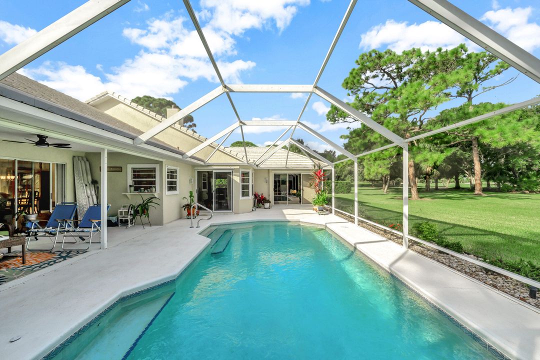 En Venta: $740,000 (4 camas, 3 baños, 2456 Pies cuadrados)