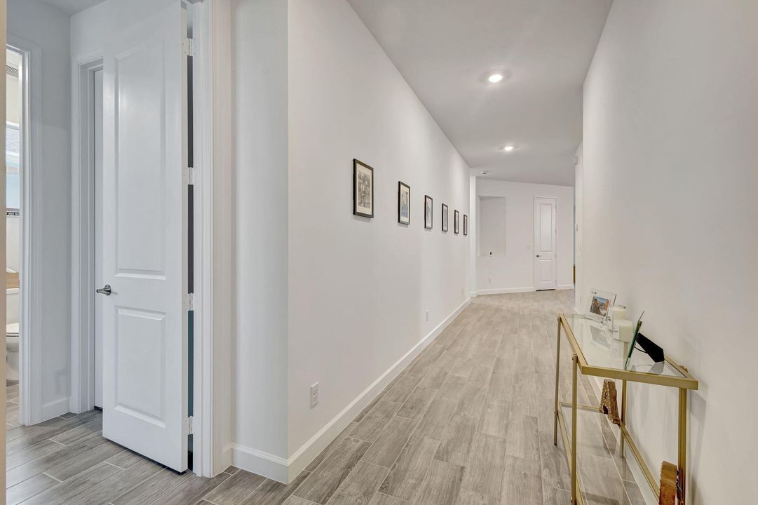 Под контрактом: $599,000 (4 спален, 3 ванн, 2228 Квадратных фут)