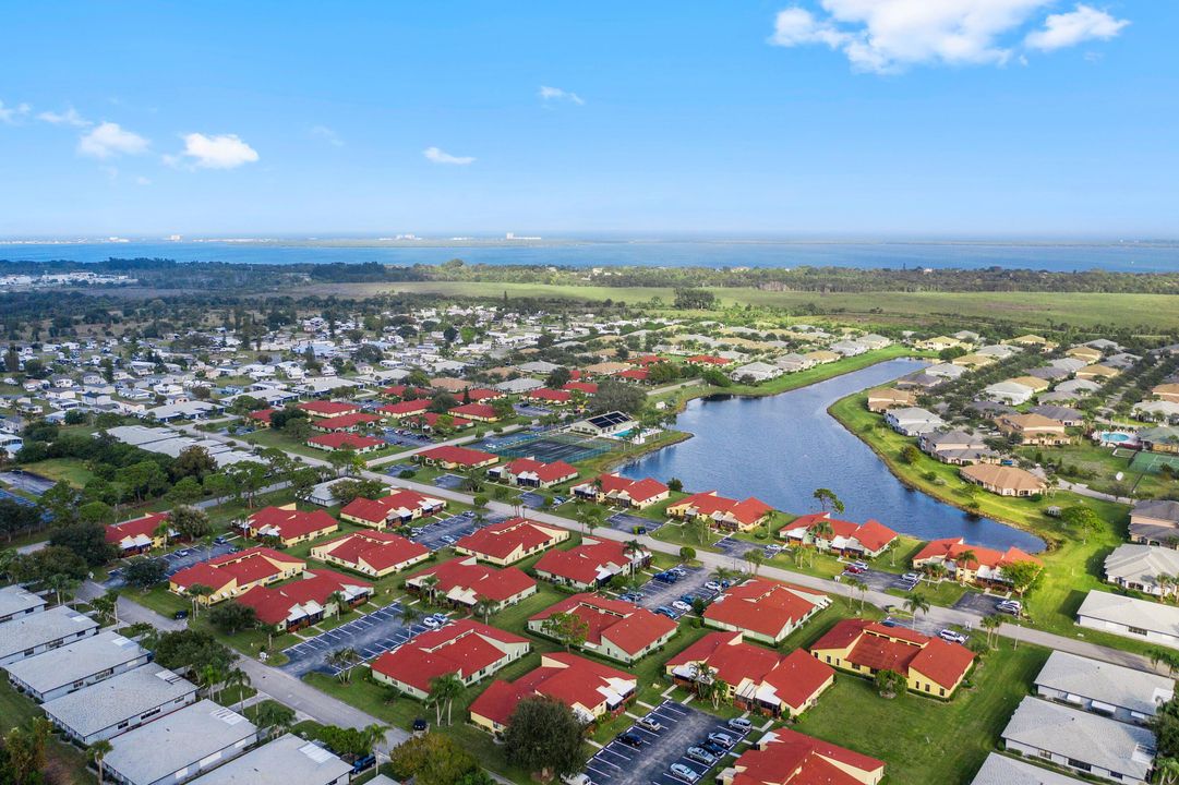 На продажу: $199,000 (2 спален, 2 ванн, 1409 Квадратных фут)