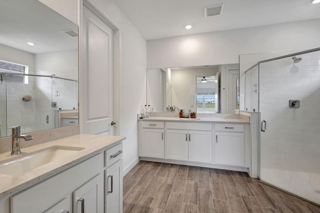 Под контрактом: $599,000 (4 спален, 3 ванн, 2228 Квадратных фут)