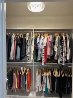 Active With Contract: $419,900 (3 beds, 2 baths, 1600 Square Feet)