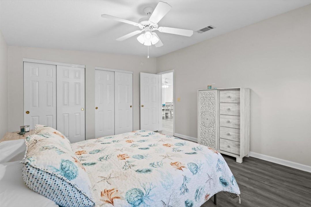 合同活跃: $129,995 (3 贝兹, 2 浴室, 1693 平方英尺)