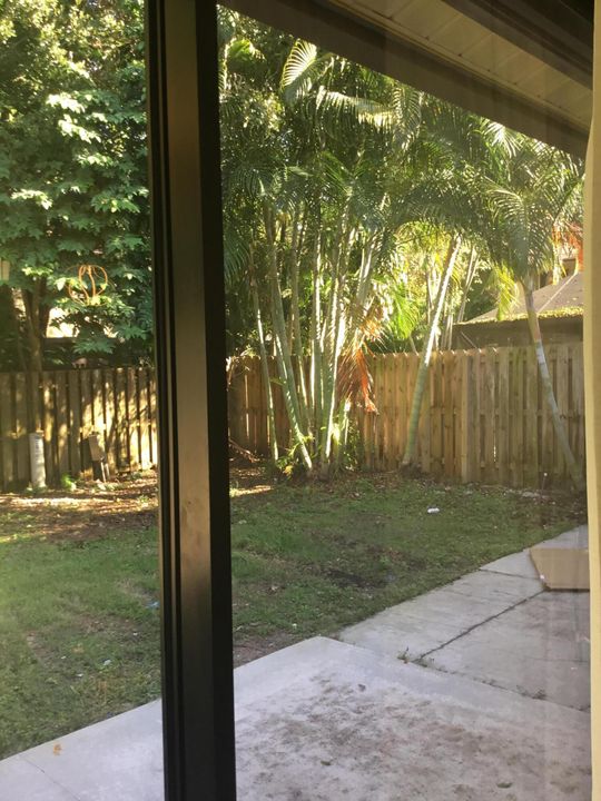 合同活跃: $2,800 (2 贝兹, 2 浴室, 1448 平方英尺)