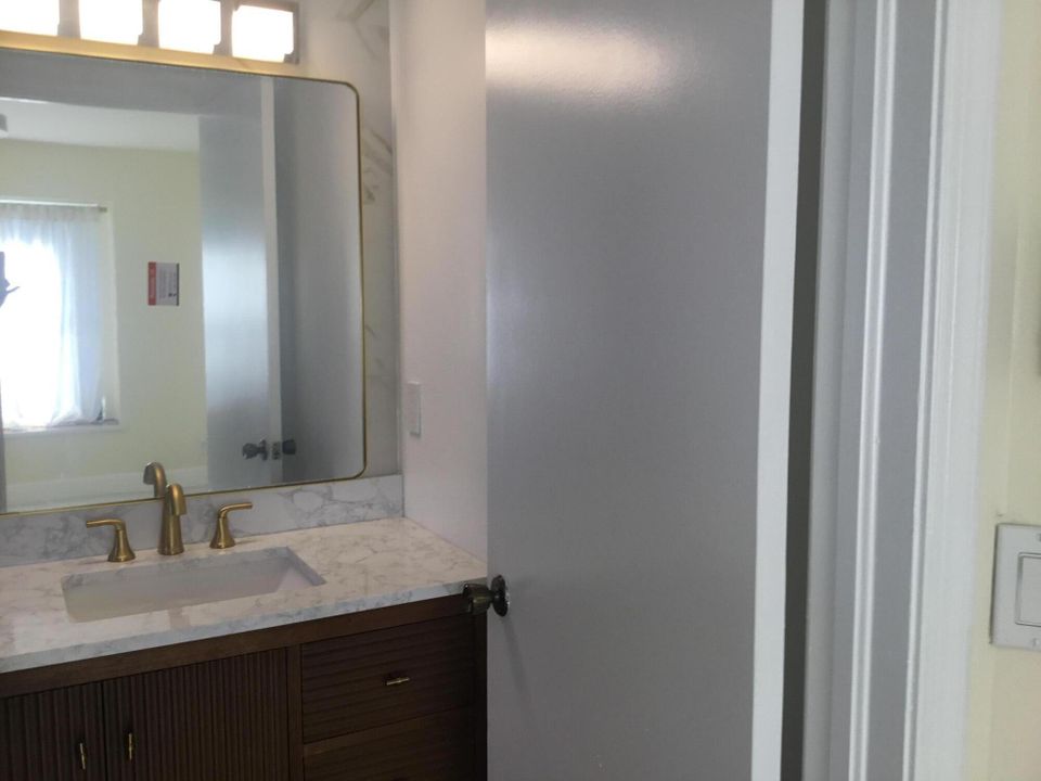 合同活跃: $2,800 (2 贝兹, 2 浴室, 1448 平方英尺)