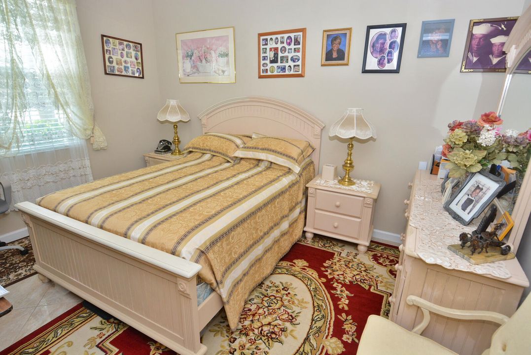 For Sale: $511,000 (2 beds, 2 baths, 2036 Square Feet)