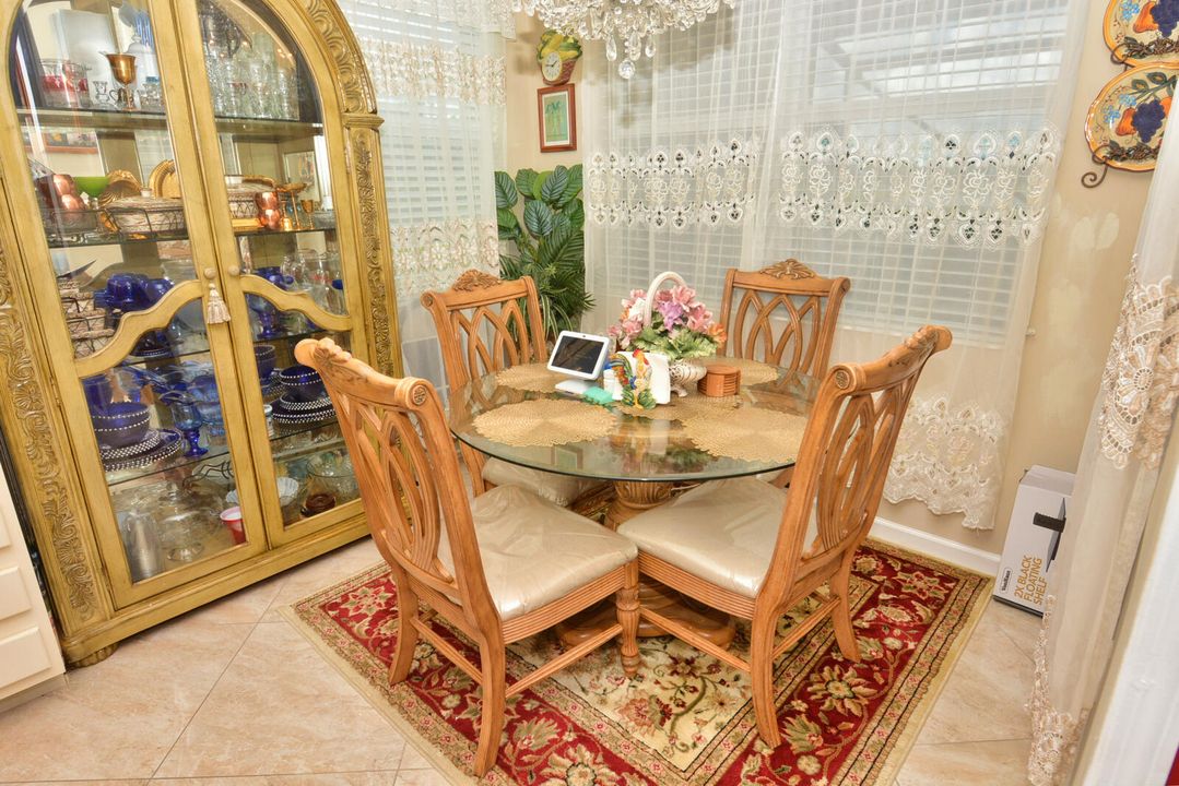 For Sale: $511,000 (2 beds, 2 baths, 2036 Square Feet)