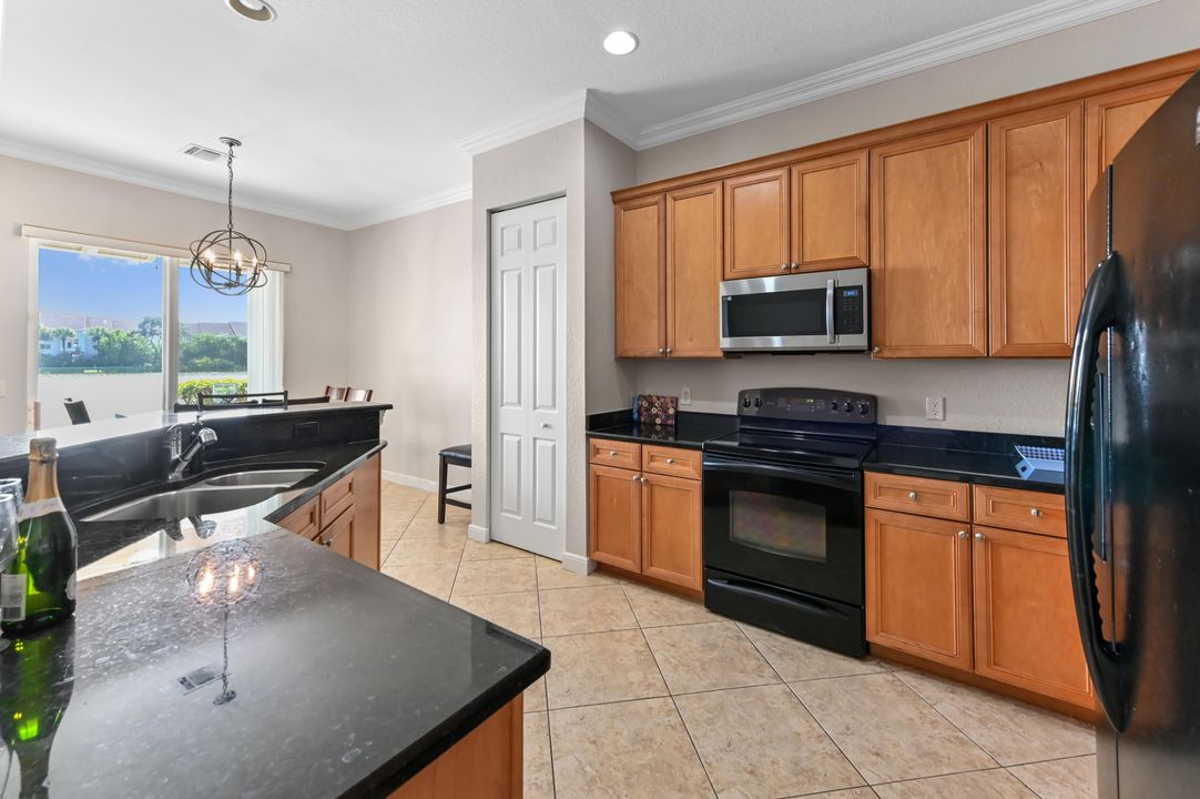 For Sale: $375,000 (3 beds, 2 baths, 1455 Square Feet)