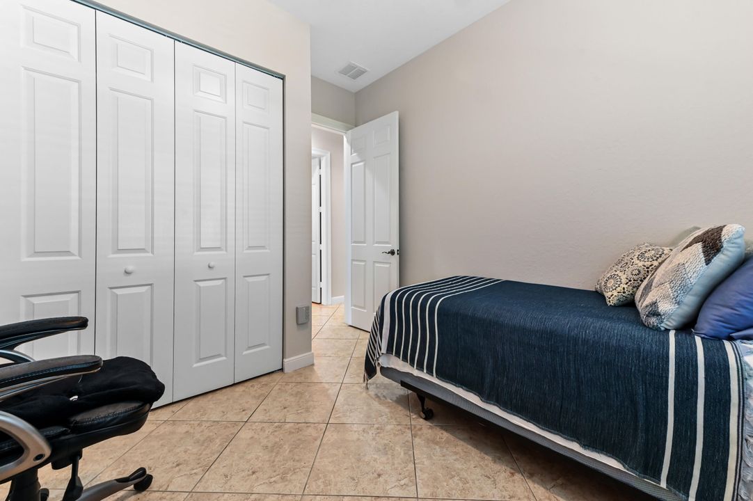 For Sale: $375,000 (3 beds, 2 baths, 1455 Square Feet)