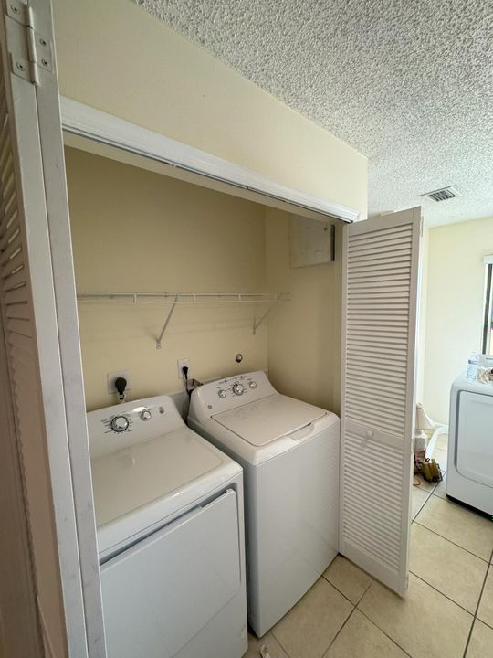 For Rent: $3,400 (3 beds, 2 baths, 1311 Square Feet)