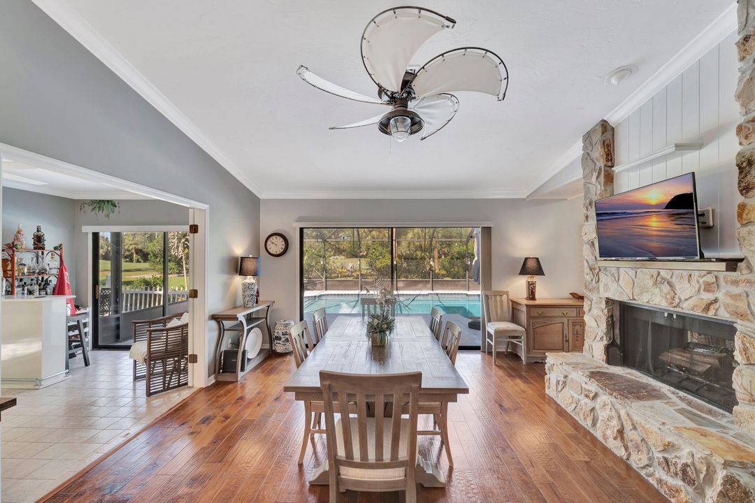 En Venta: $895,000 (4 camas, 3 baños, 2641 Pies cuadrados)