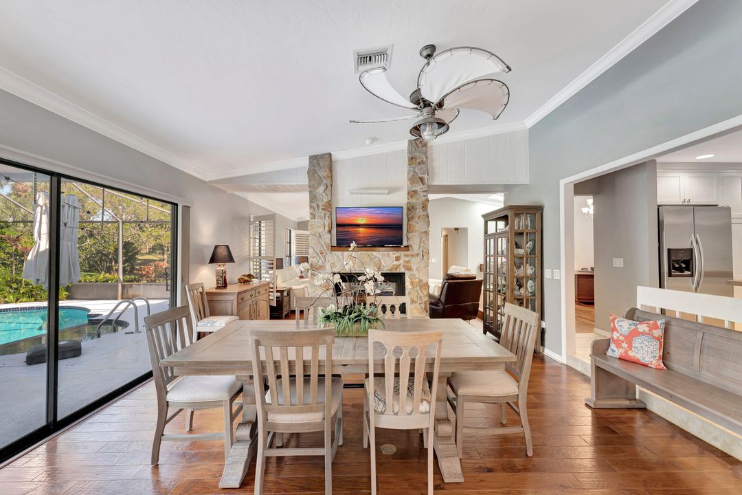 En Venta: $895,000 (4 camas, 3 baños, 2641 Pies cuadrados)