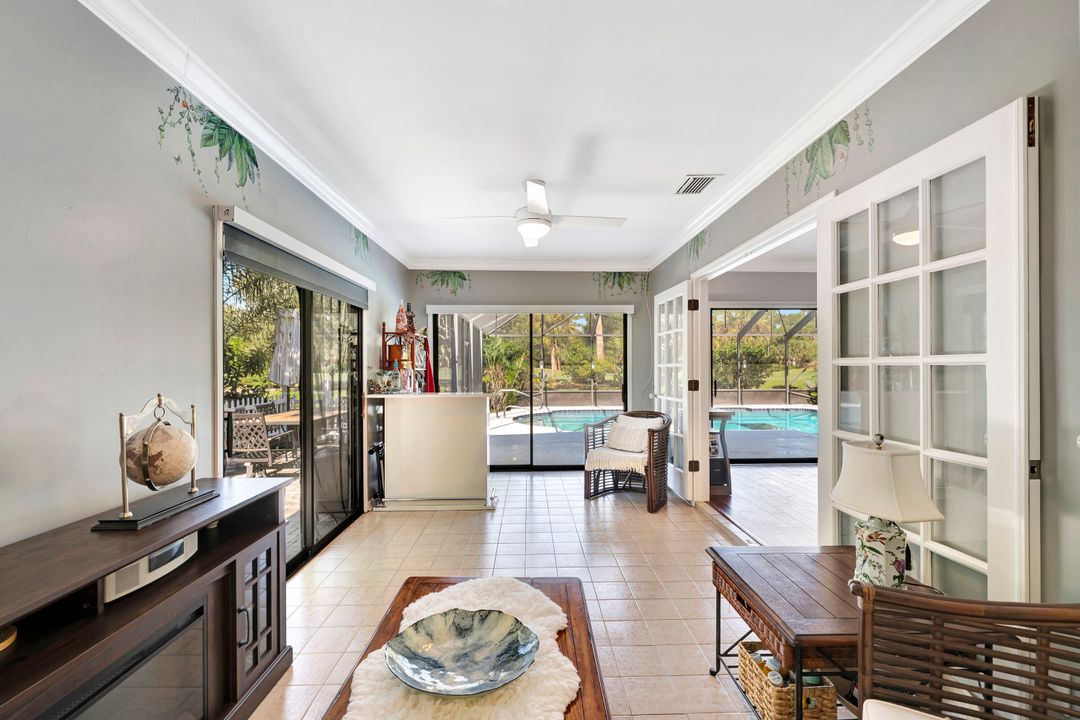 En Venta: $895,000 (4 camas, 3 baños, 2641 Pies cuadrados)