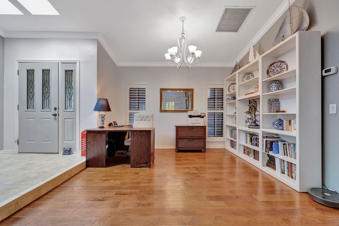 En Venta: $895,000 (4 camas, 3 baños, 2641 Pies cuadrados)