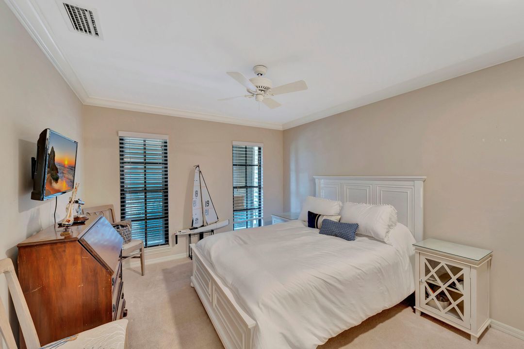 En Venta: $895,000 (4 camas, 3 baños, 2641 Pies cuadrados)