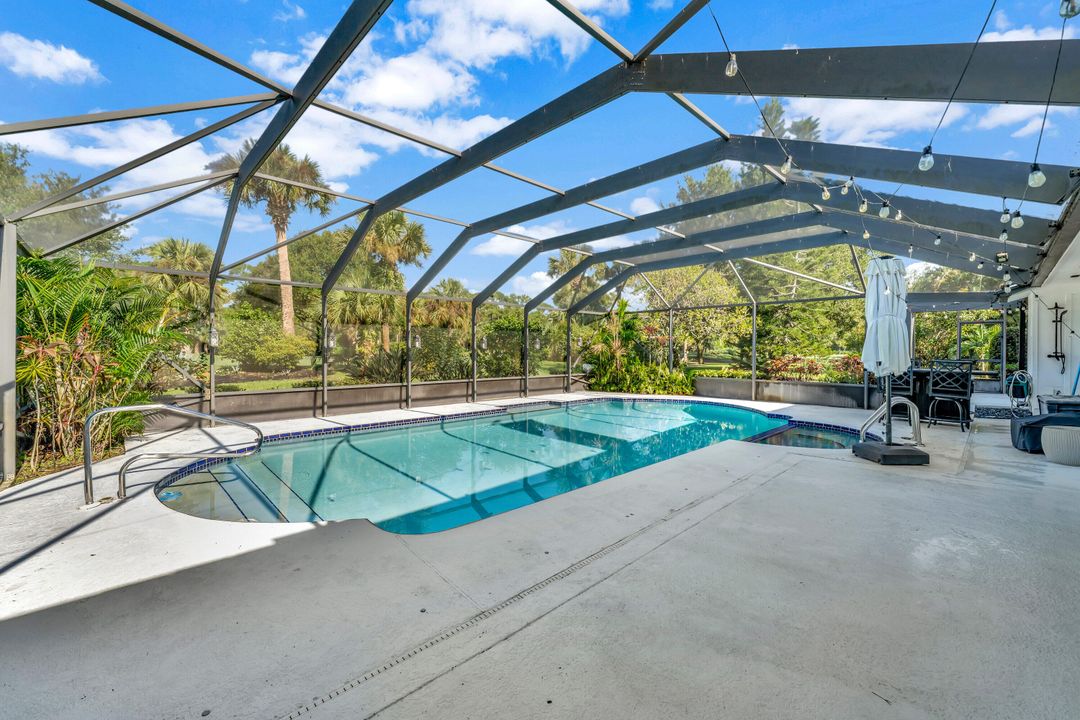 En Venta: $895,000 (4 camas, 3 baños, 2641 Pies cuadrados)