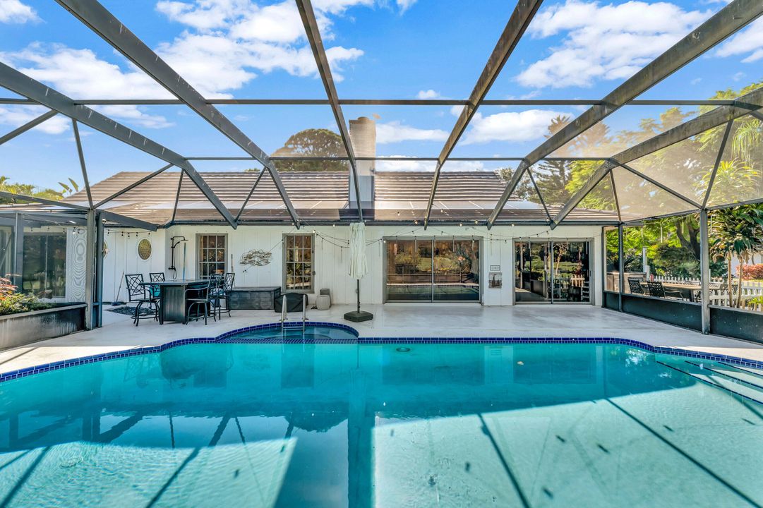 En Venta: $895,000 (4 camas, 3 baños, 2641 Pies cuadrados)