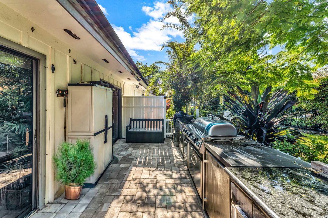 En Venta: $895,000 (4 camas, 3 baños, 2641 Pies cuadrados)