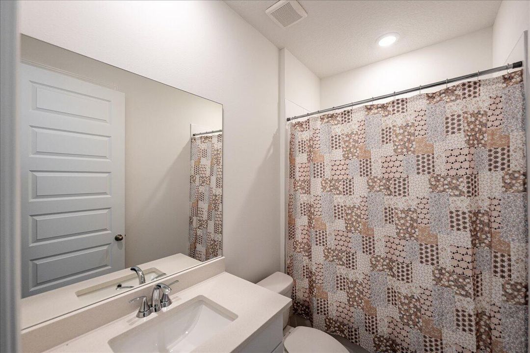 For Rent: $2,500 (3 beds, 2 baths, 1654 Square Feet)