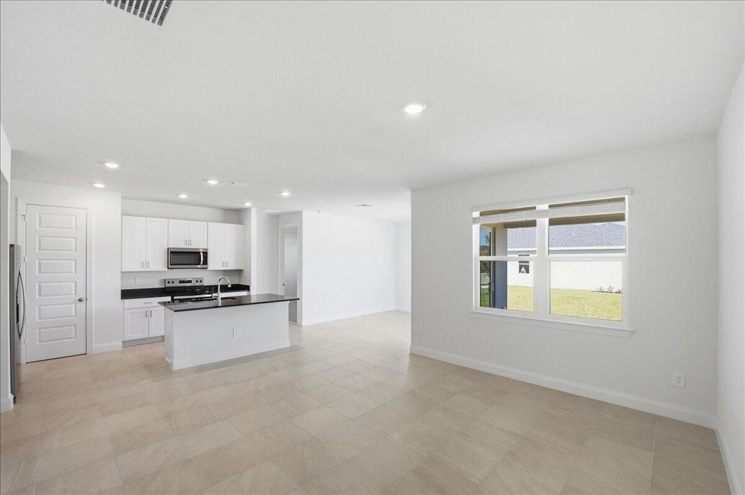 For Rent: $2,500 (3 beds, 2 baths, 1654 Square Feet)