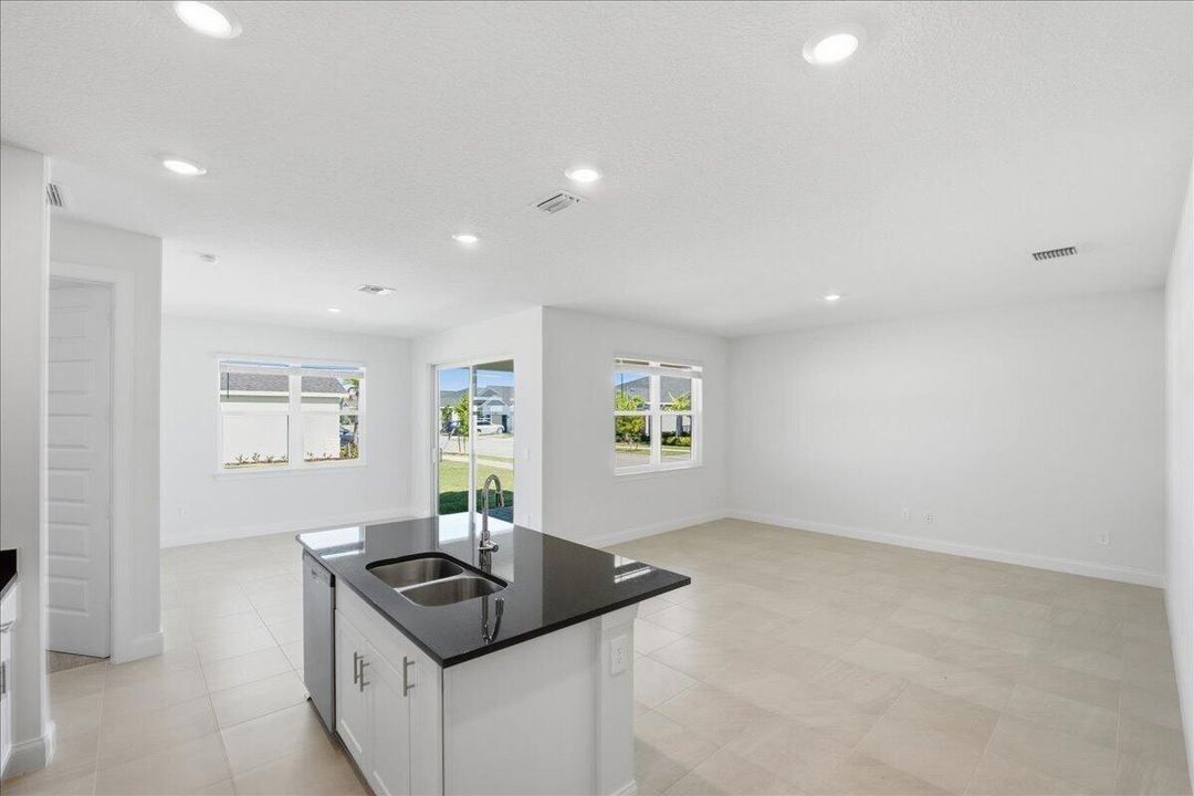 For Rent: $2,500 (3 beds, 2 baths, 1654 Square Feet)