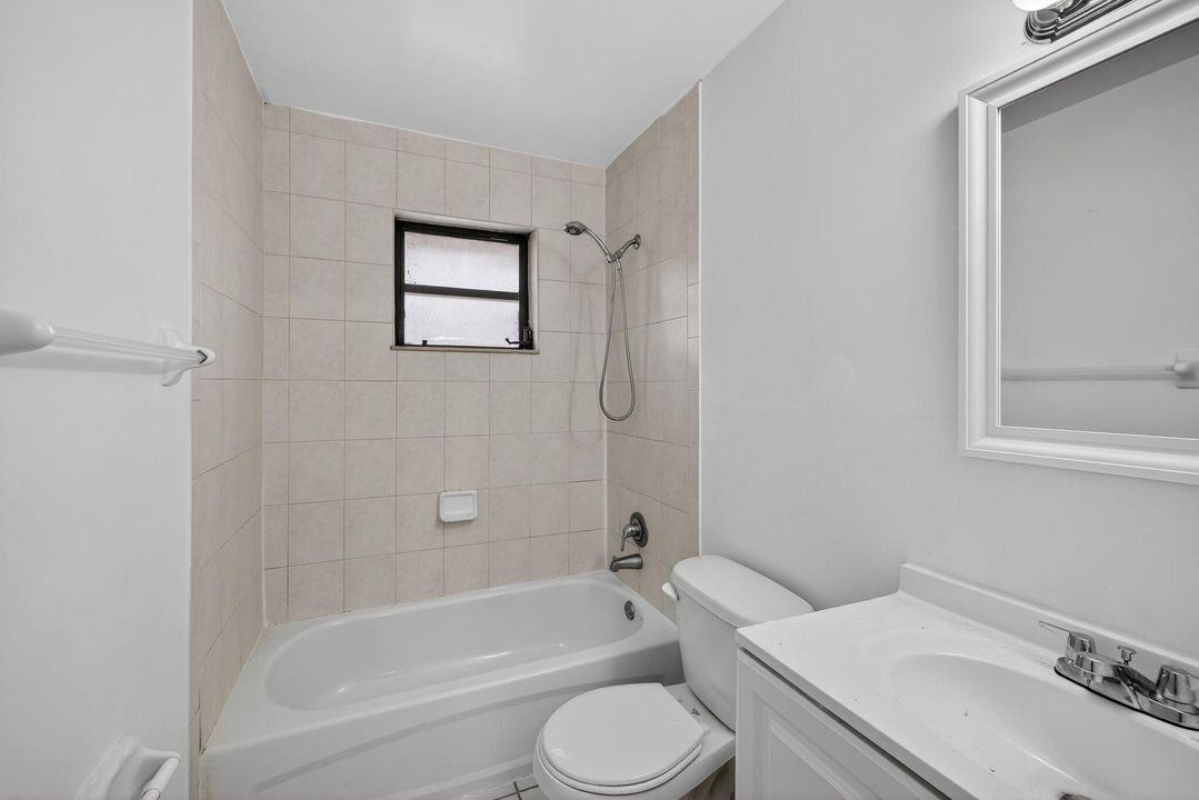 For Rent: $1,550 (1 beds, 1 baths, 750 Square Feet)