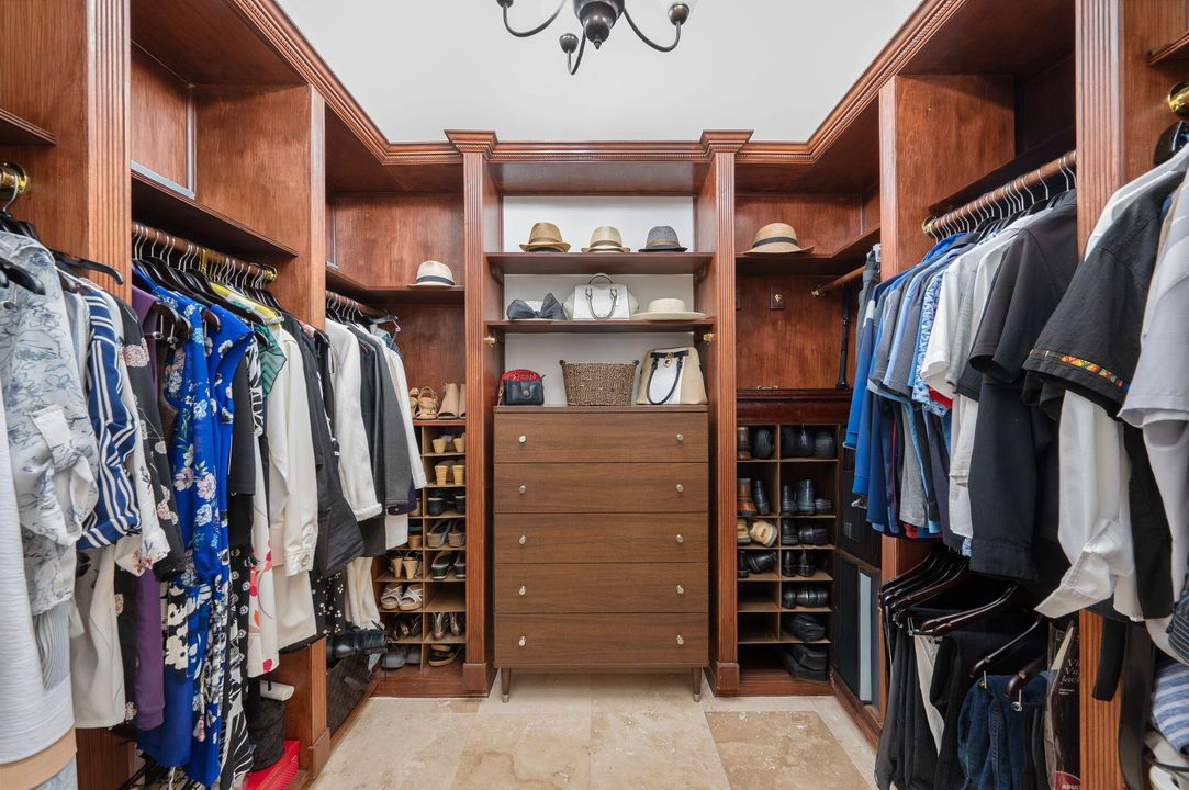 Под контрактом: $410,000 (3 спален, 2 ванн, 1765 Квадратных фут)