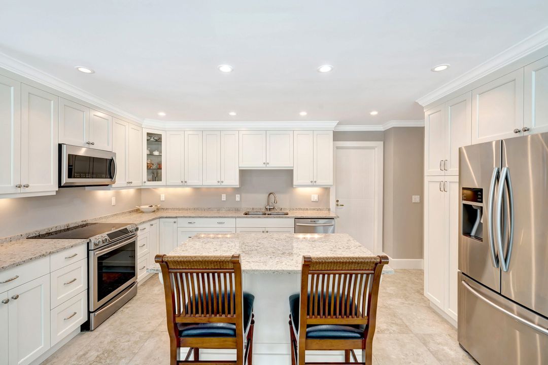 For Sale: $954,500 (3 beds, 2 baths, 2542 Square Feet)