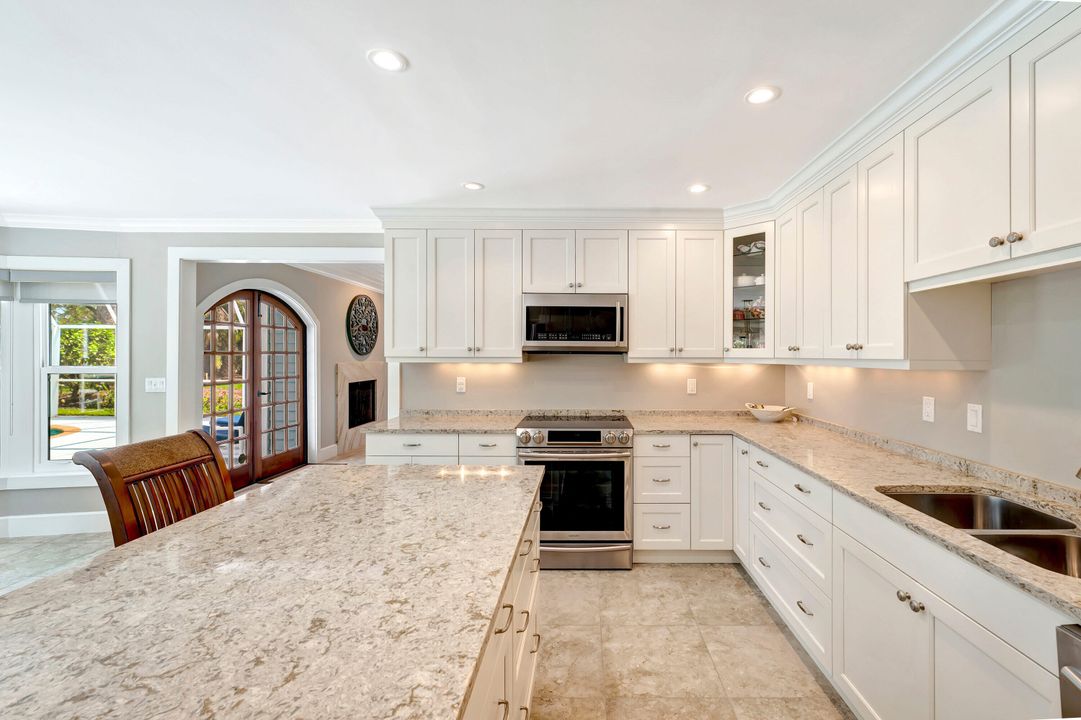 For Sale: $954,500 (3 beds, 2 baths, 2542 Square Feet)