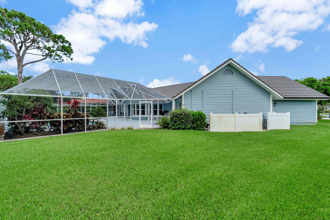 For Sale: $954,500 (3 beds, 2 baths, 2542 Square Feet)